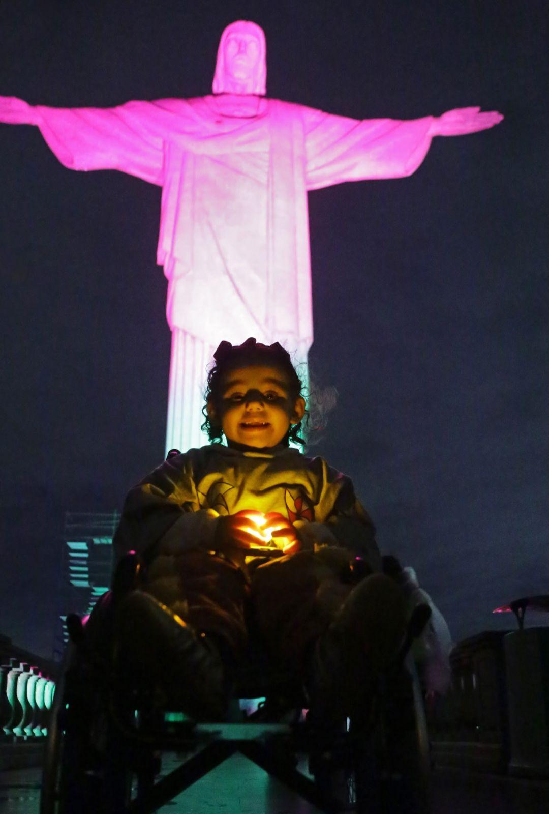 Cristo Recebe Ilumina O Especial Pelo M S De Conscientiza O Da